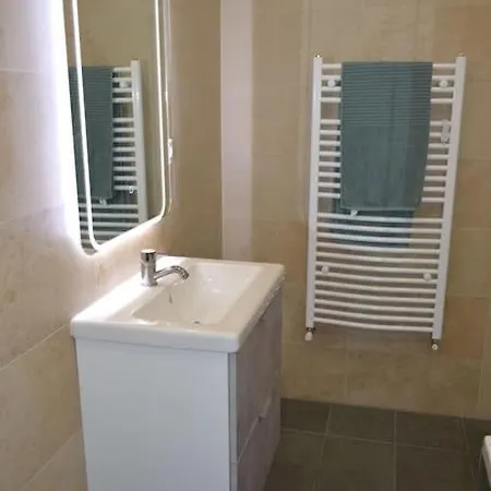 New Vintage House With Netflix Fuege Es Koenyvtar